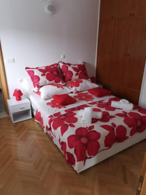 Apartment White Pearl